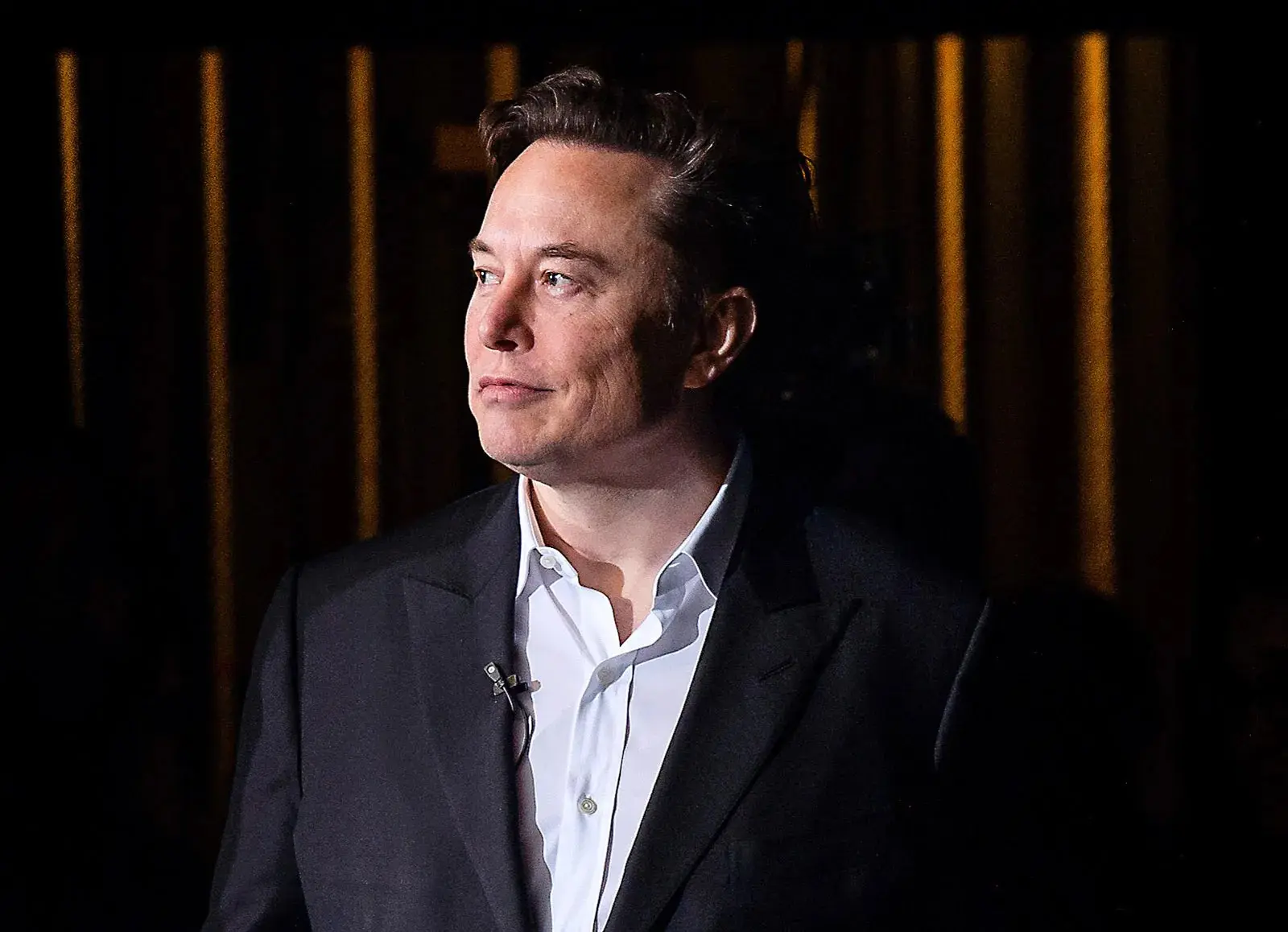 Elon Musk demanda a discográficas música en X
